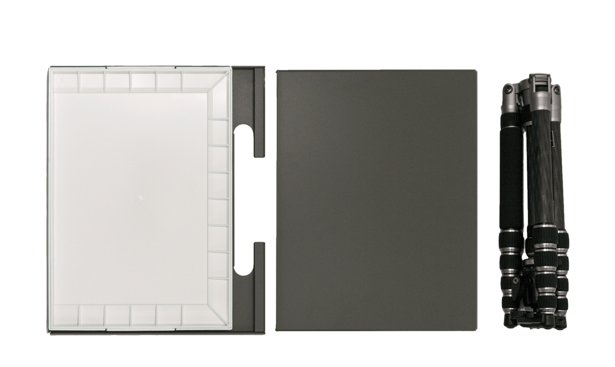 STRADA Easel Watercolor Package with surface imperfections